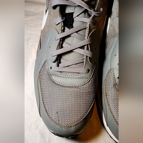 Nike Air Max Excee Size 12 Gray and black - Picture 5 of 7